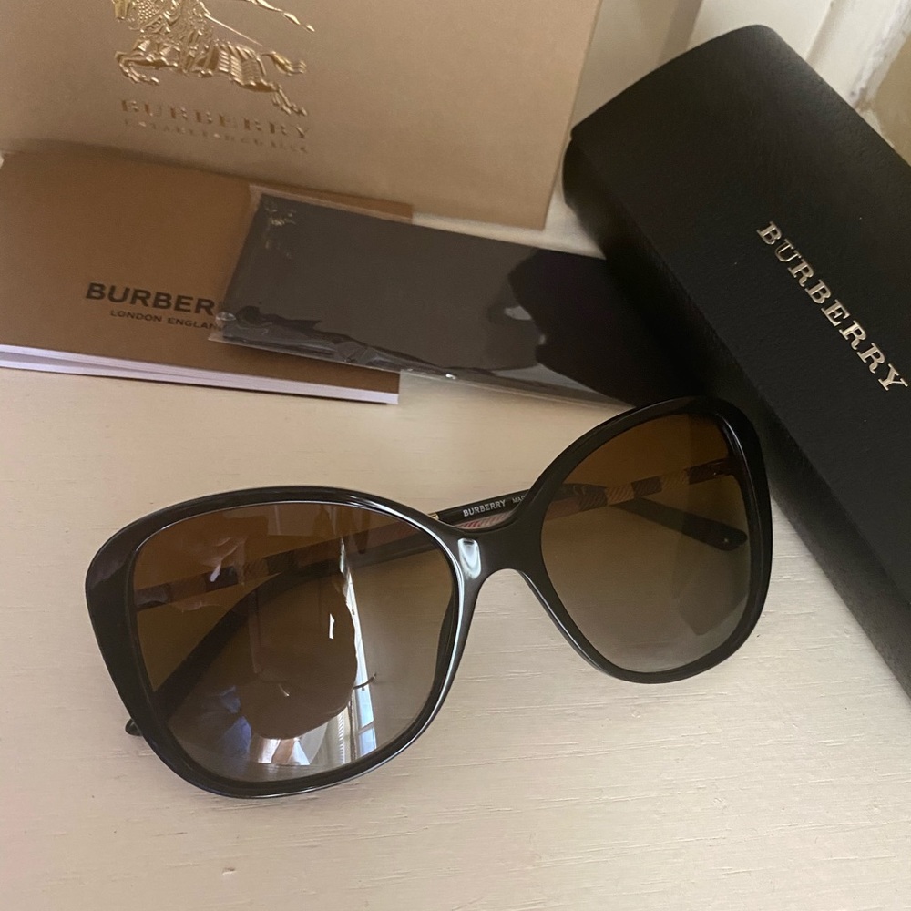 Brand new  Burberry polarised sunglasses 🔥… - Picture 12 of 13